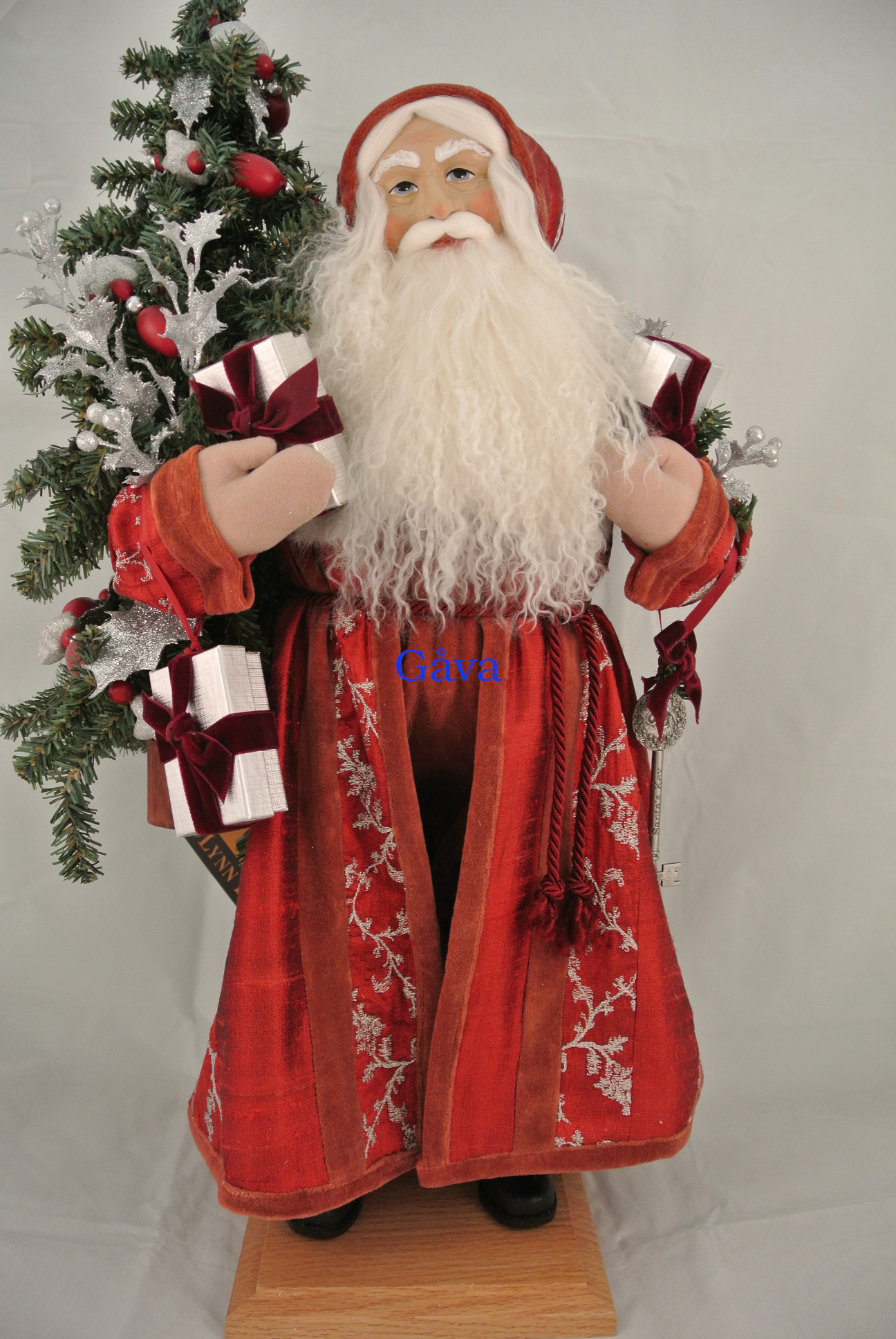  image of  The Magic Key Santa by Lynn Haney sku: 24309  and image: /images/shop/24309-9.JPG